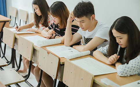 上海新世界日语教得好吗